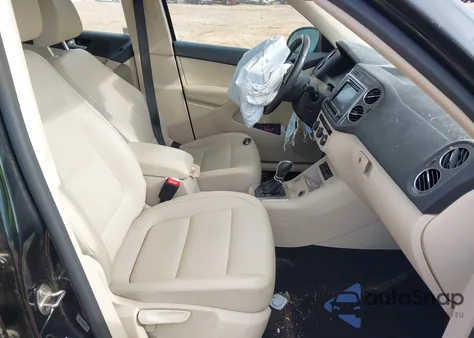 2017 Volkswagen Tiguan 2.0T/2.0T S z USA, uszkodzony, nr VIN WVGBV7AX6HK027679